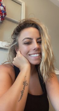 Mandy88 from Ontario,Canada